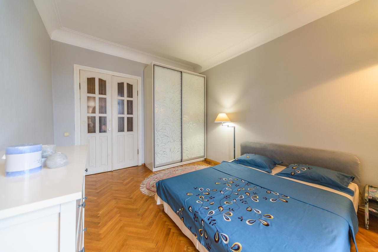 Apartment Near Olympic Stadium Kiev Esterno foto